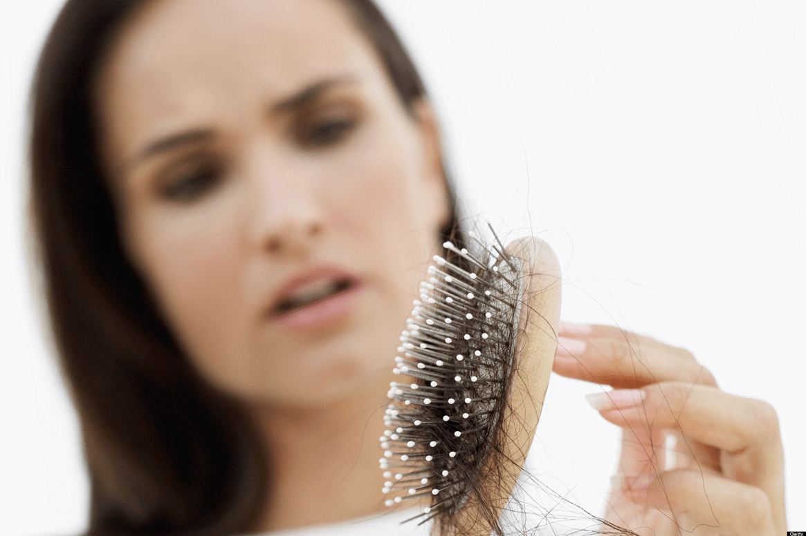 Possíveis causas para cabelos fracos e ralos